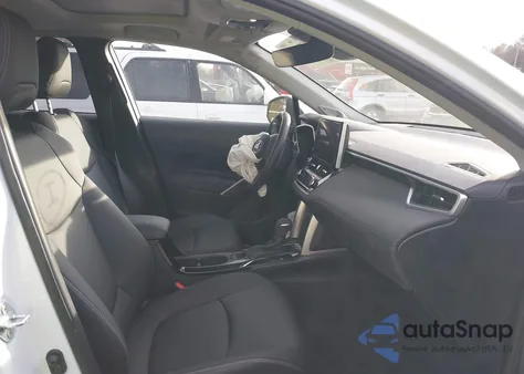 2023 Toyota Corolla Cross Xle from USA, damaged, VIN 7MUDAAAG2PV069317